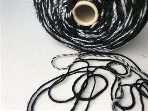 Blandingsgarn - sort og lyseblå toner, ca. 700 gram
